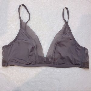 Calvin Klein Women's Form to Body Lightly Lined Triangle Bralette